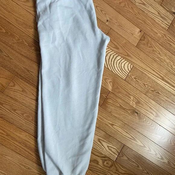 Aritzia sweat fleece cozy sweater and pants combo - Picture 9 of 10